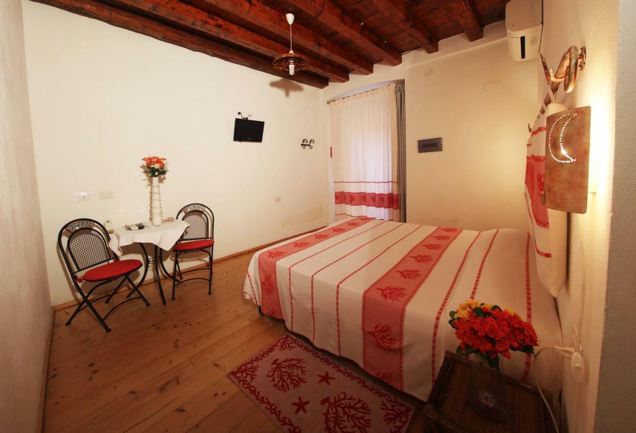 Note Sulla Piazza Bed and Breakfast Cagliari Esterno foto